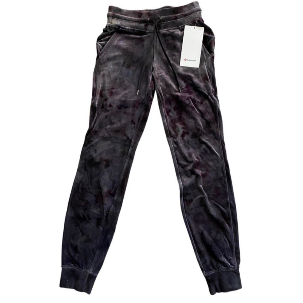 LULULEMON *NWT* - Ready to Crush High Rise Velour Jogger